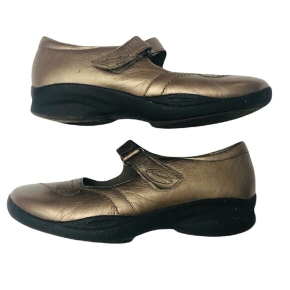 Clarks Mary Jane Metallic In Motion Comfort Orthopedic Janes Shoes - Picture 2 of 9